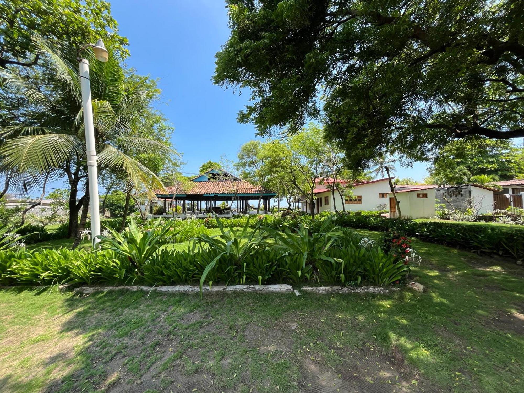 Casa De Playa Los Moncada Леон Экстерьер фото